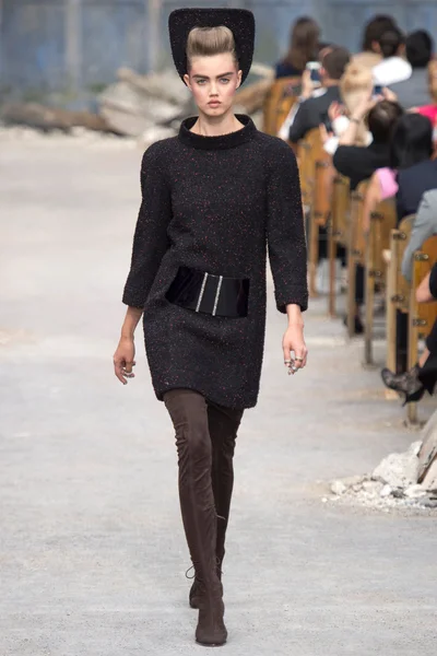Look 13
